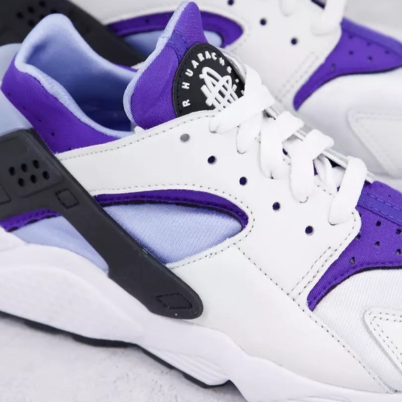 NWT Nike Air Huarache Women’s Sneakers - Picture 7 of 9